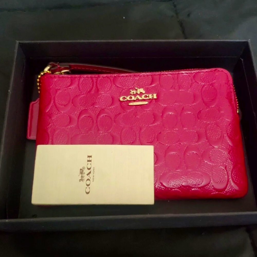 Coach women’s wallet/wristlet